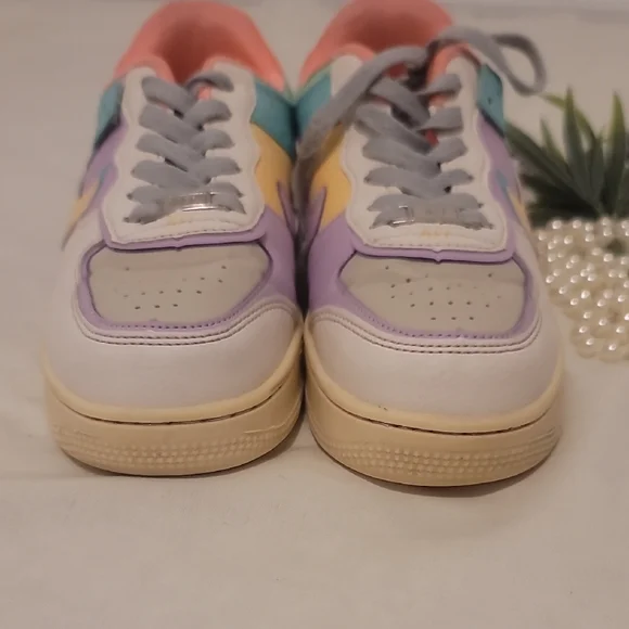 Nike Kids Multicolor Pastel Sneakers - Picture 7 of 8